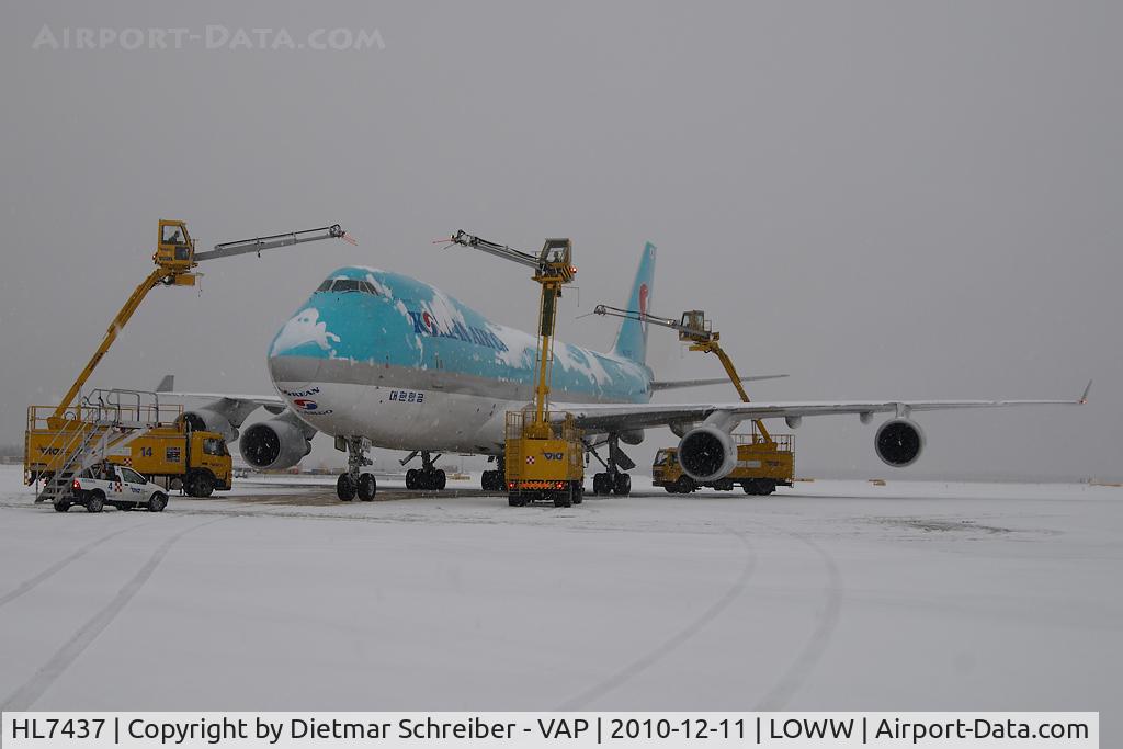 HL7437, 2003 Boeing 747-4B5F/SCD C/N 32808, Korean Air Boeing 747-400