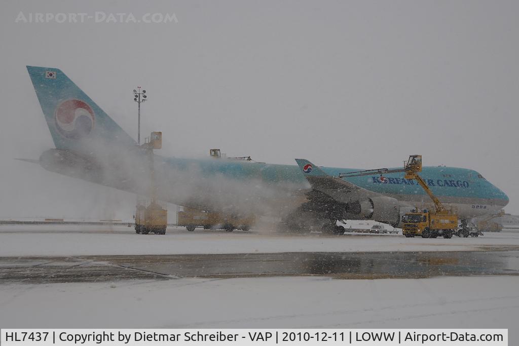 HL7437, 2003 Boeing 747-4B5F/SCD C/N 32808, Korean Air Boeing 747-400