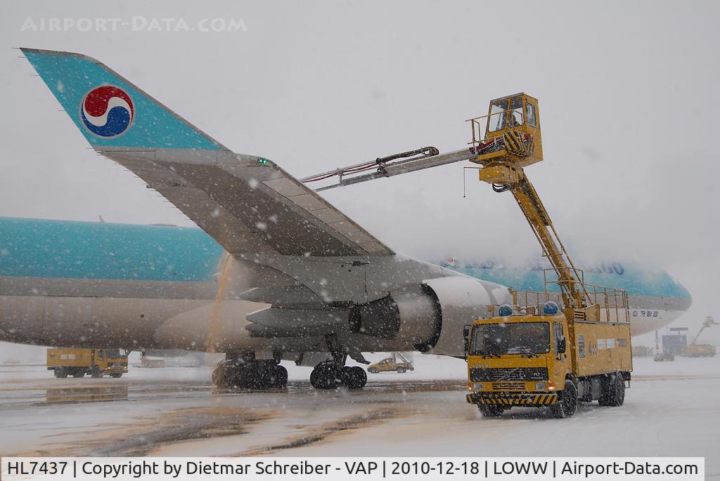 HL7437, 2003 Boeing 747-4B5F/SCD C/N 32808, Korean Air Boeing 747-400