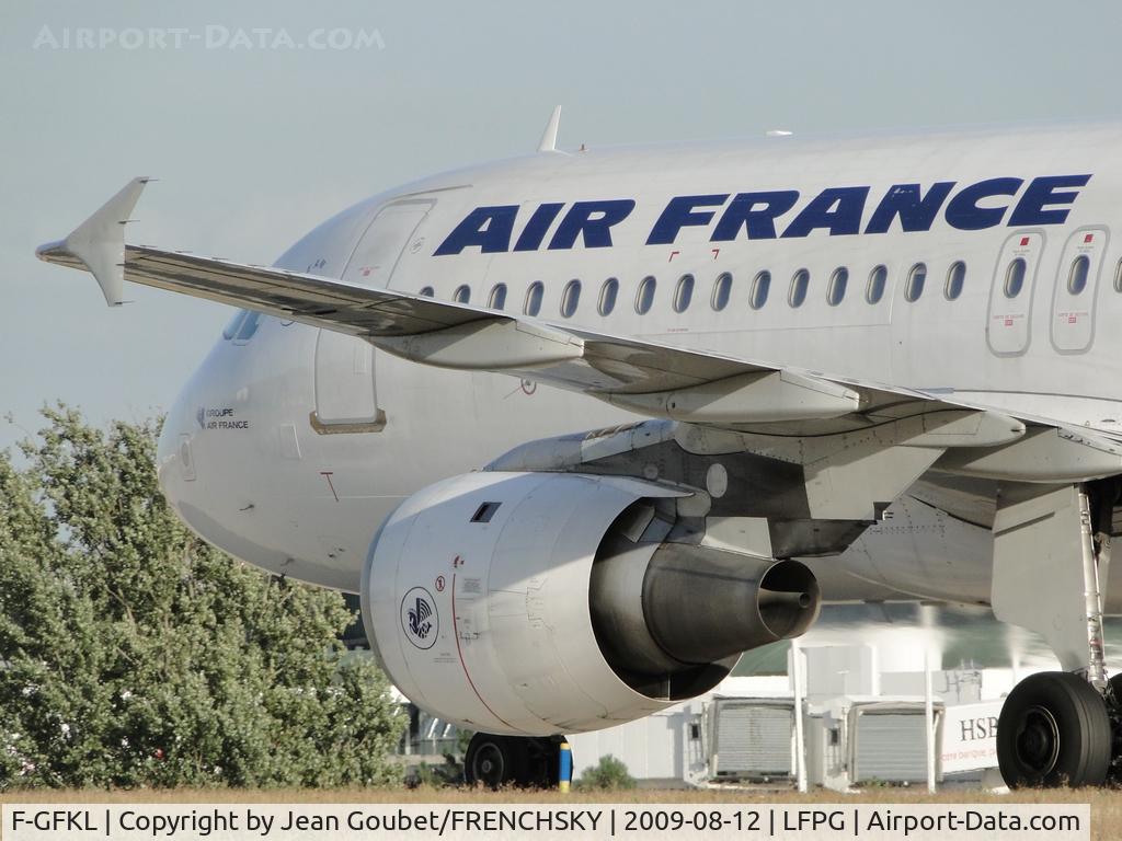 F-GFKL, 1990 Airbus A320-211 C/N 0101, Stored 10/2009