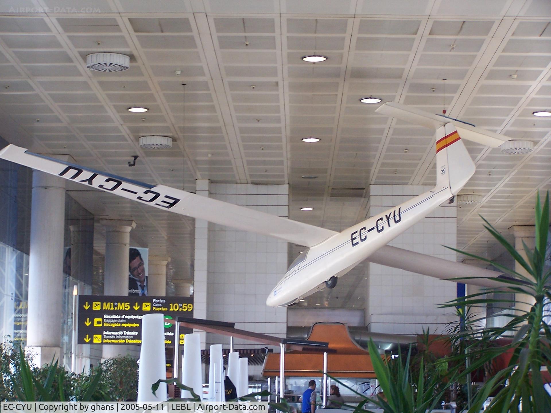 EC-CYU, PZL-Bielsko SZD-30 Pirat C/N S-07.19, Displayed in terminal @ Barcelona
