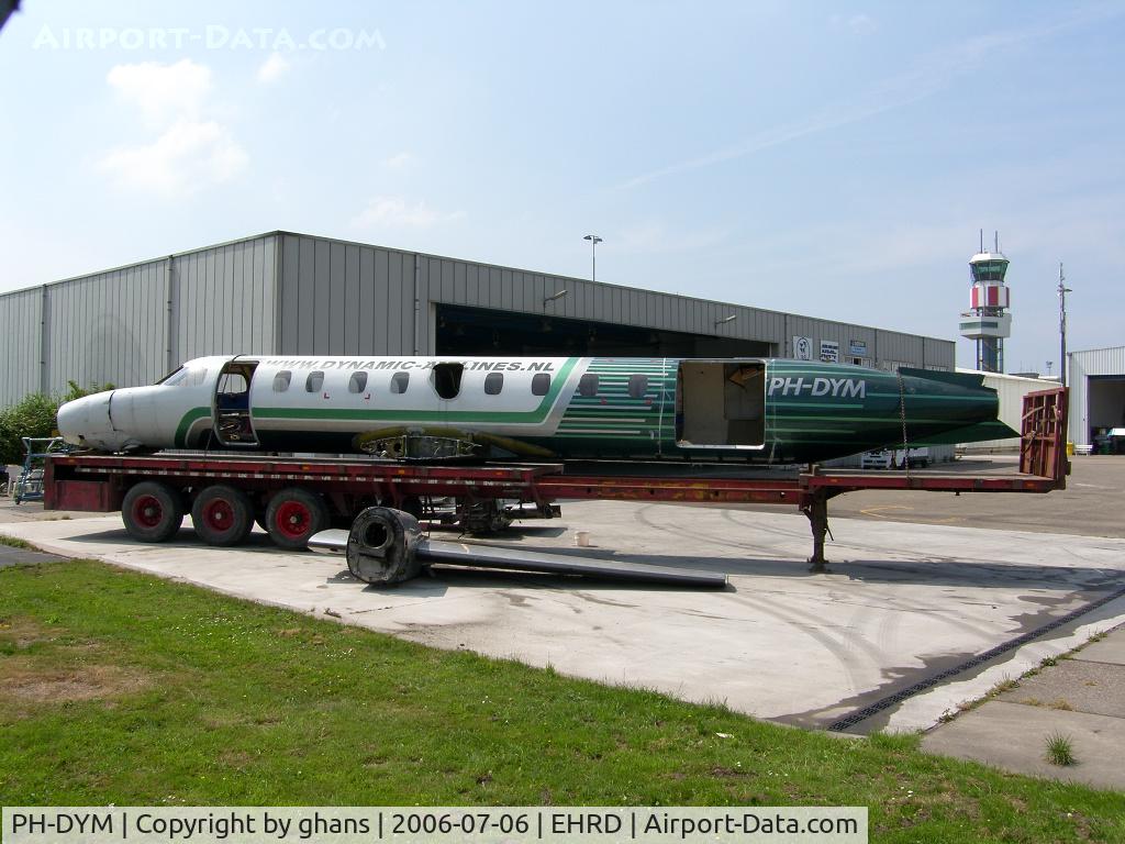 PH-DYM, 1982 Fairchild SA-227AC Metro III C/N AC-523, On trailer after crash @ RTM