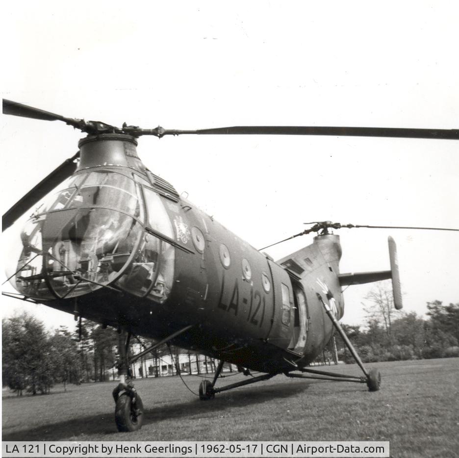 LA 121, Vertol H-21 Shawnee C/N WG 1, German AF, Wahn Airport , Germany