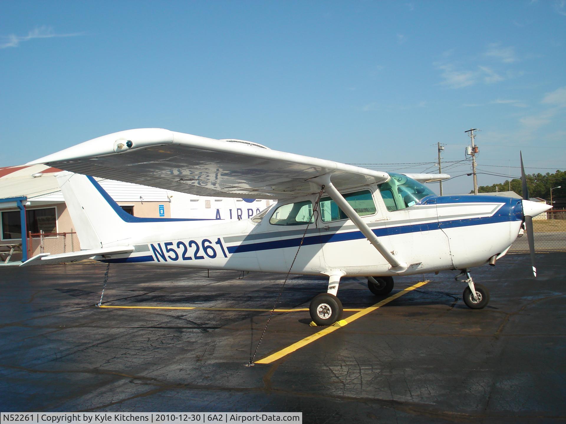 N52261, 1980 Cessna 172P C/N 17274465, N52261 parked on the ramp at 6A2 - Spalding County Airport.