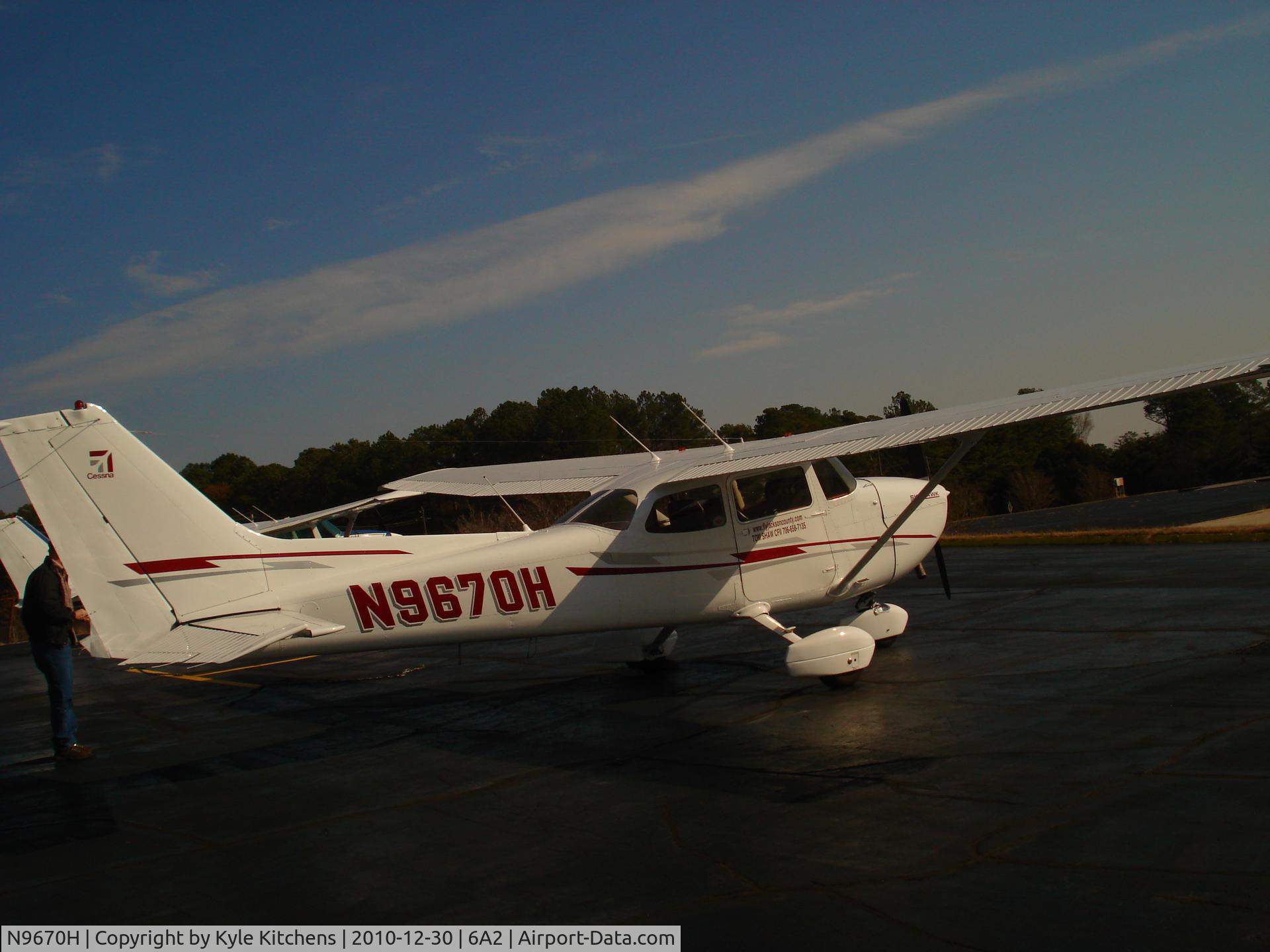 N9670H, 1975 Cessna 172M C/N 17266302, N9670H on the ramp at 6A2 - Griffin-Spalding County Airport