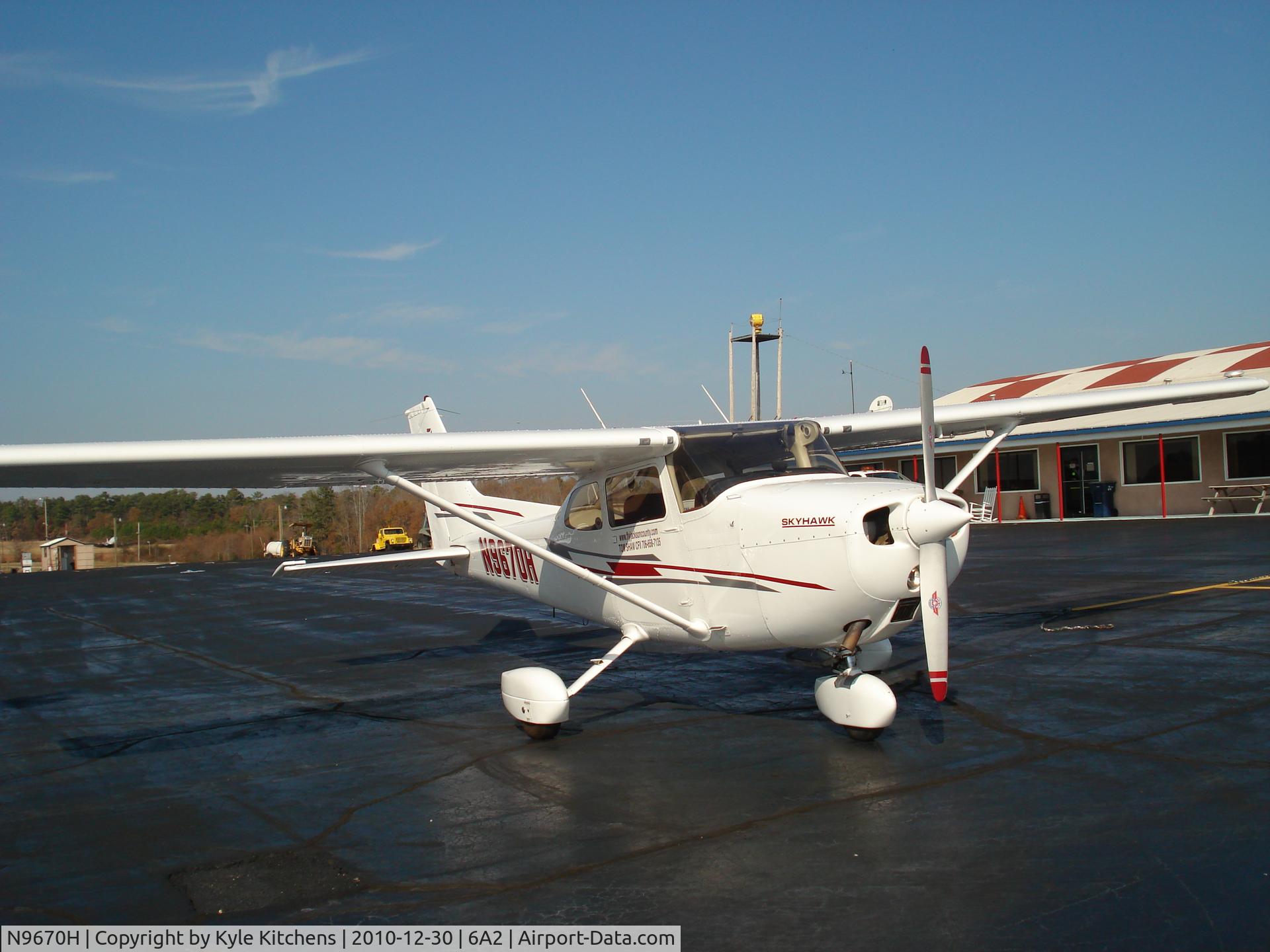 N9670H, 1975 Cessna 172M C/N 17266302, N9670H on the ramp at 6A2 - Griffin-Spalding County Airport