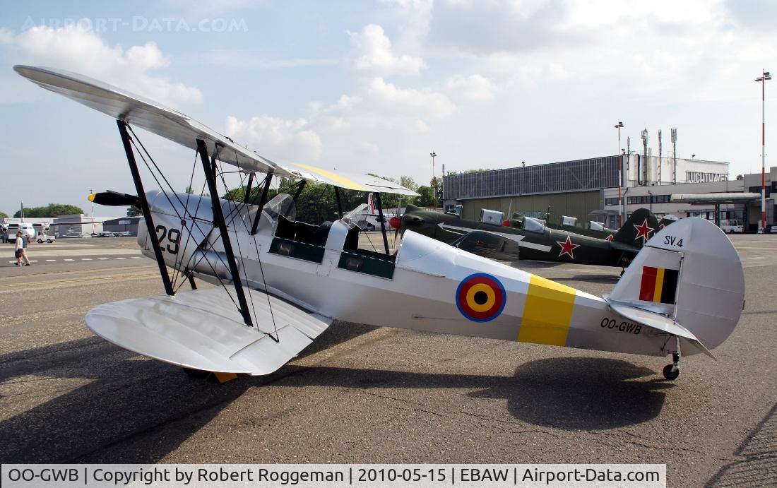 OO-GWB, 1951 Stampe-Vertongen SV-4B C/N 1171, Fly in.In early Belgian Air Force colors.FLAG ON TAIL WRONG BLACK FIRST.