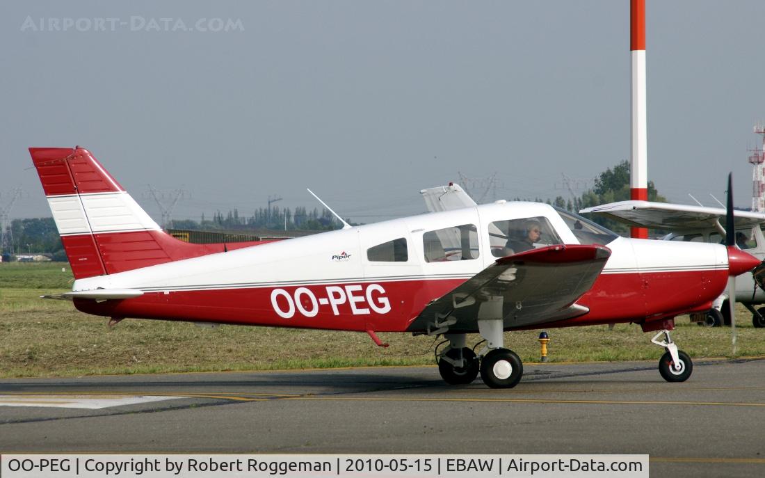OO-PEG, 2007 Piper PA-28-161 Warrior III C/N 2842281, Taxiing in