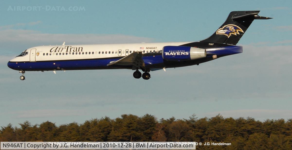 N946AT, 1999 Boeing 717-200 C/N 55009, Ravens landing at BWI