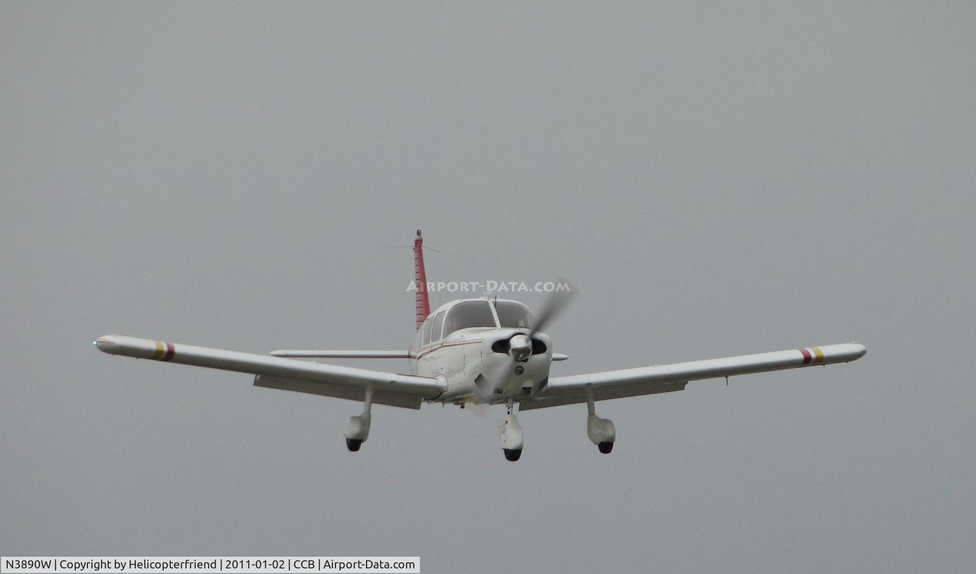 N3890W, 1967 Piper PA-32-260 Cherokee Six C/N 32-914, On final to runway 6