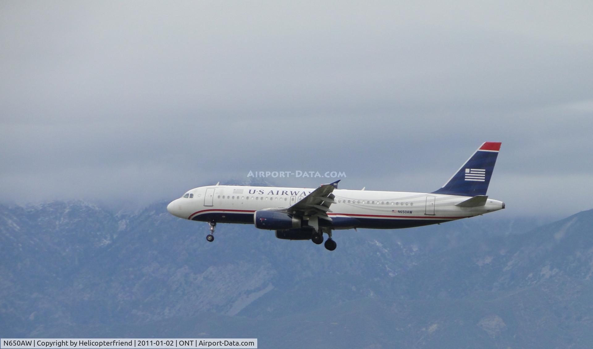 N650AW, 1998 Airbus A320-232 C/N 856, On final to runway 26R