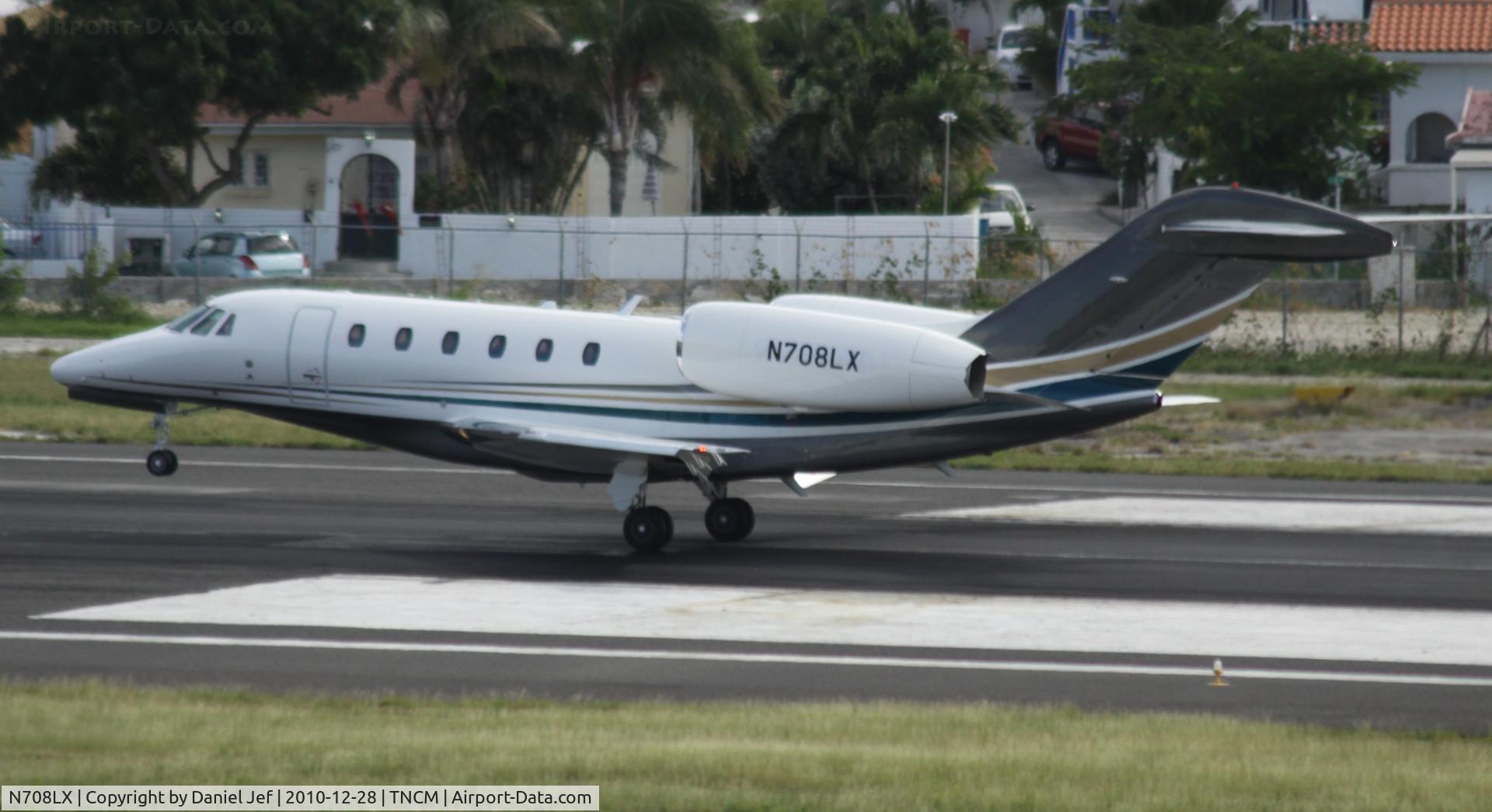 N708LX, 1999 Cessna 750 Citation X C/N 750-0109, N708LX landing at TNCM