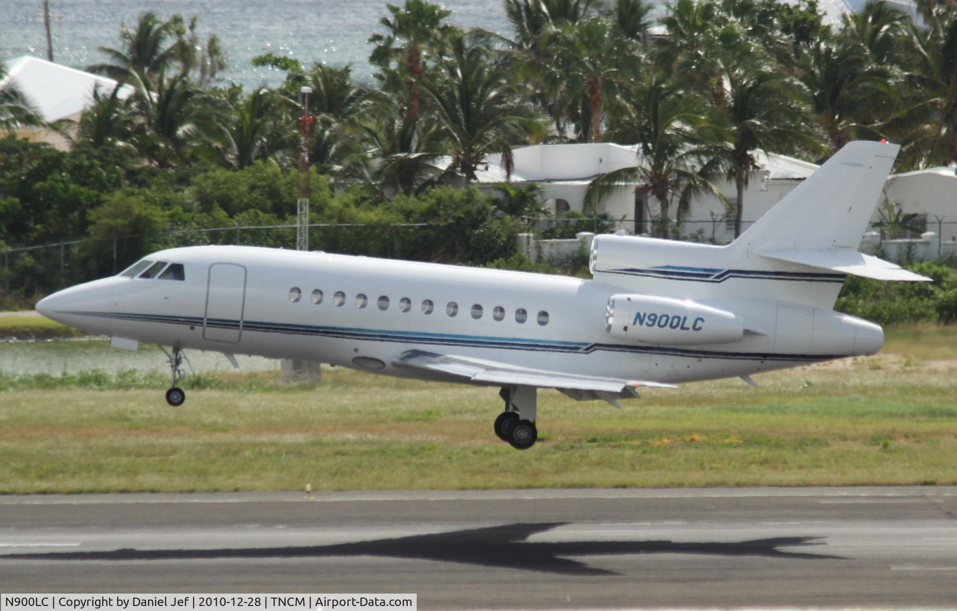 N900LC, 2000 Dassault Falcon 900 C/N 186, N900LC landing at TNCM