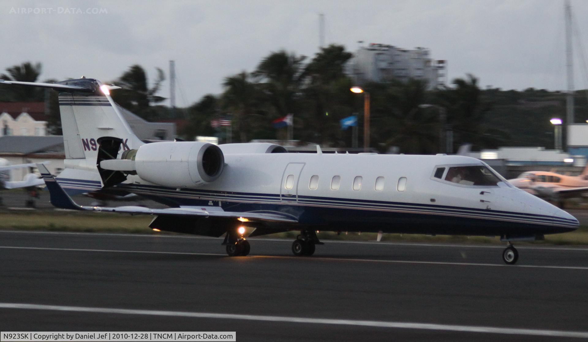 N923SK, 1994 Learjet Inc 60 C/N 050, N923SK just landed at TNCM