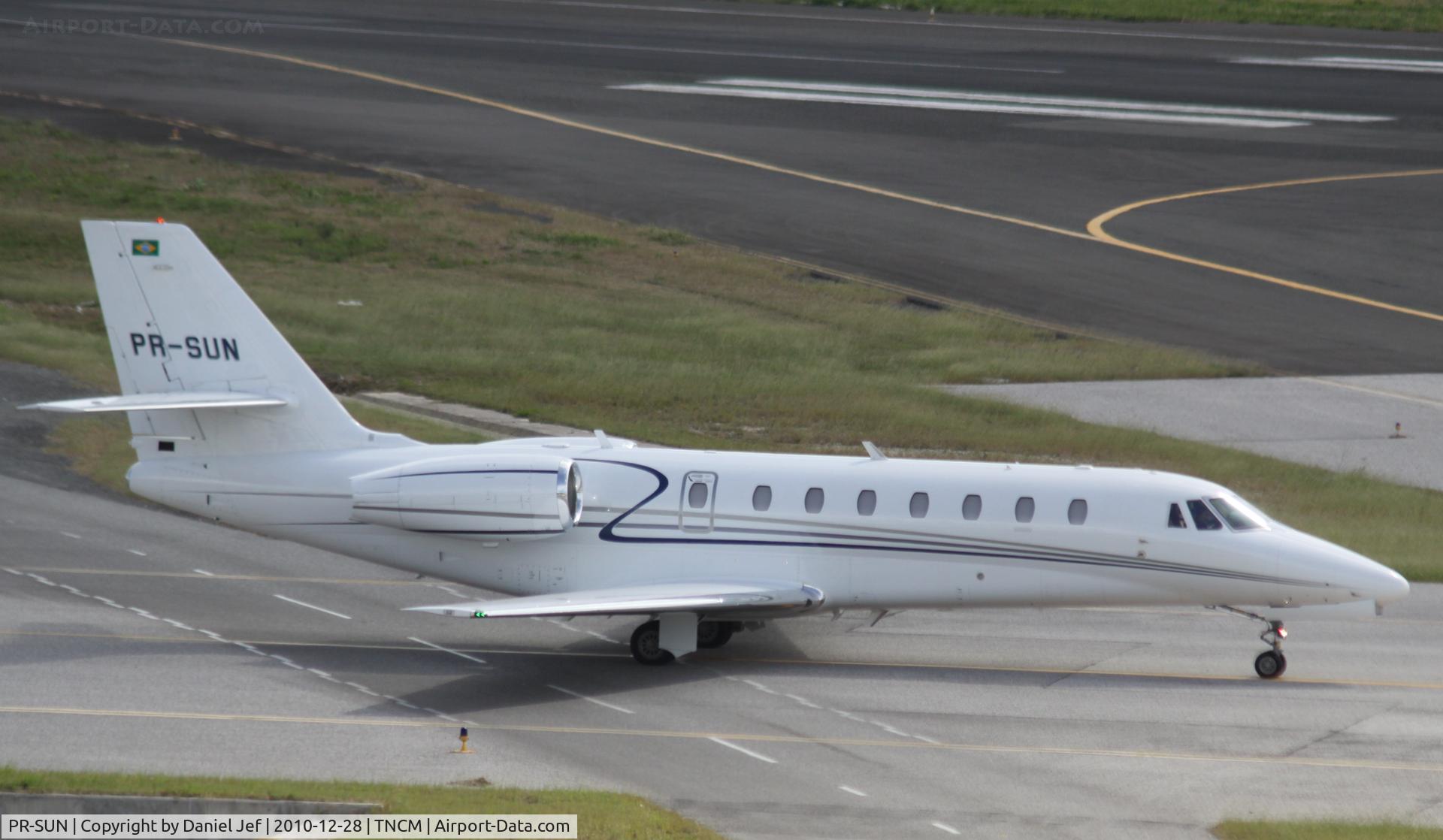 PR-SUN, 2006 Cessna 680 Citation Sovereign C/N 680-0060, PR-SUN taxing for departure at TNCM
