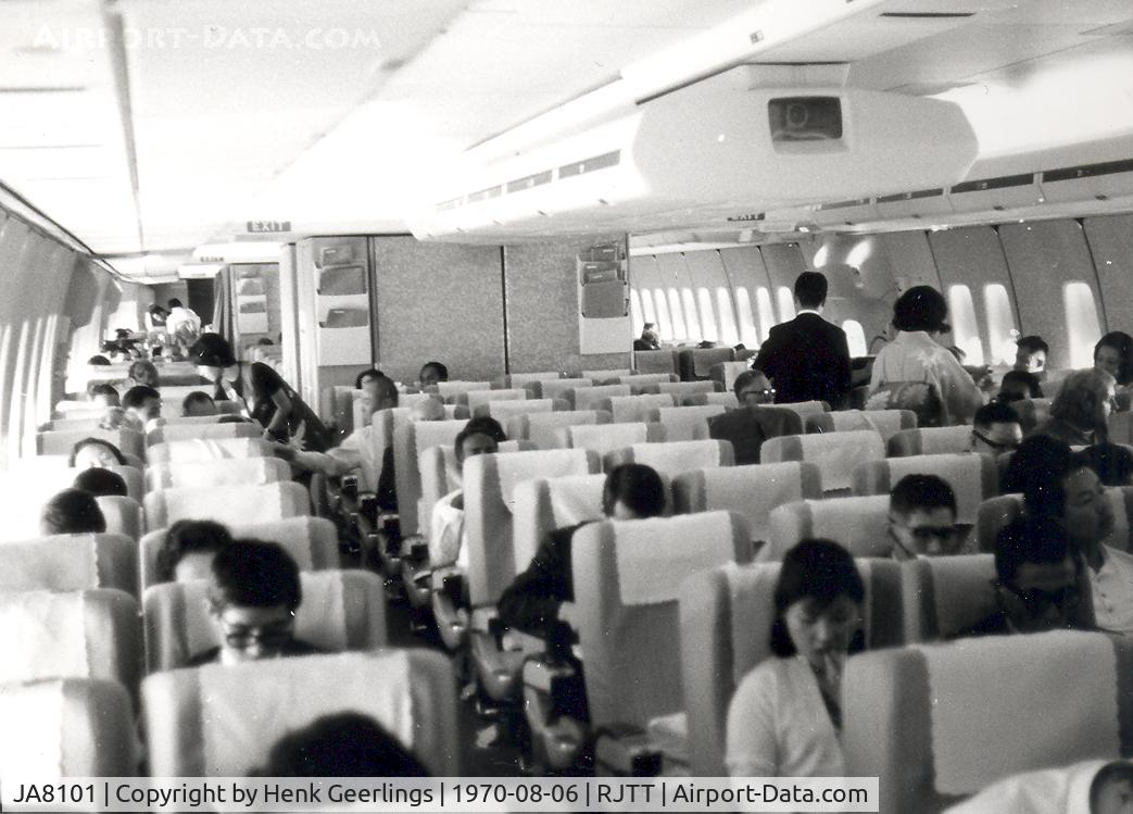 JA8101, 1970 Boeing 747-146 C/N 19725, Japan Air Lines , B747-146 , Economy class cabin.  Enroute from TYO to HNL