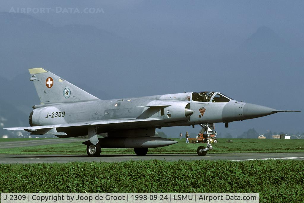 J-2309, Dassault (F+W Emmen) Mirage IIIS C/N 17-26-106/999, 98 at Buochs