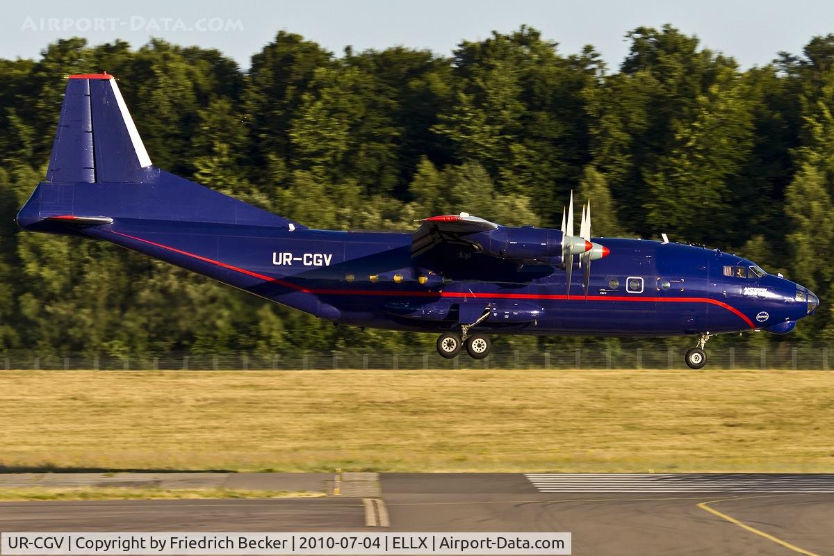 UR-CGV, 1966 Antonov An-12BP C/N 6344610, moments prior touchdown