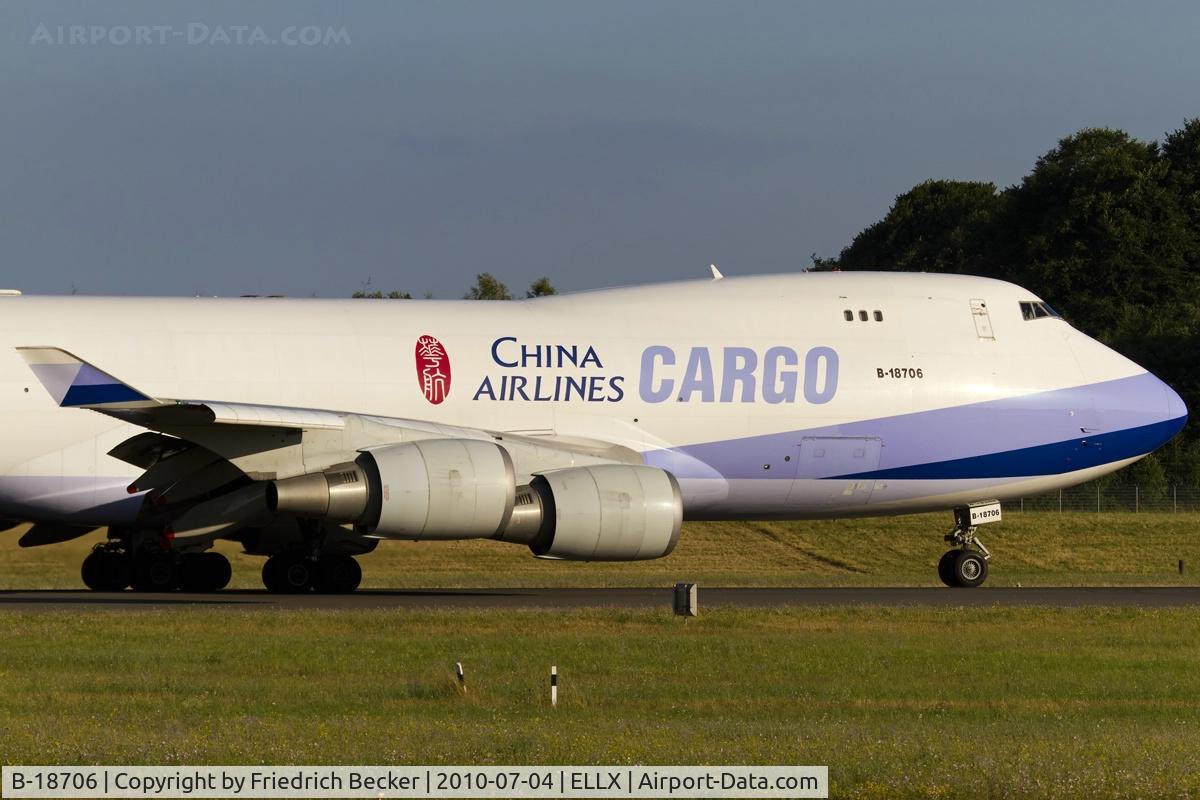 B-18706, 2001 Boeing 747-409F/SCD C/N 30763, departure