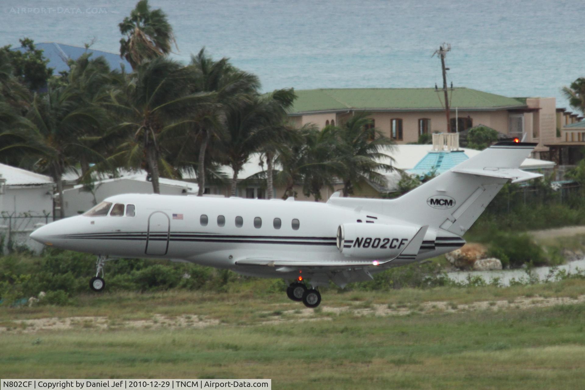 N802CF, 1999 Raytheon Hawker 800XP C/N 258425, N802CF landing at TNCM