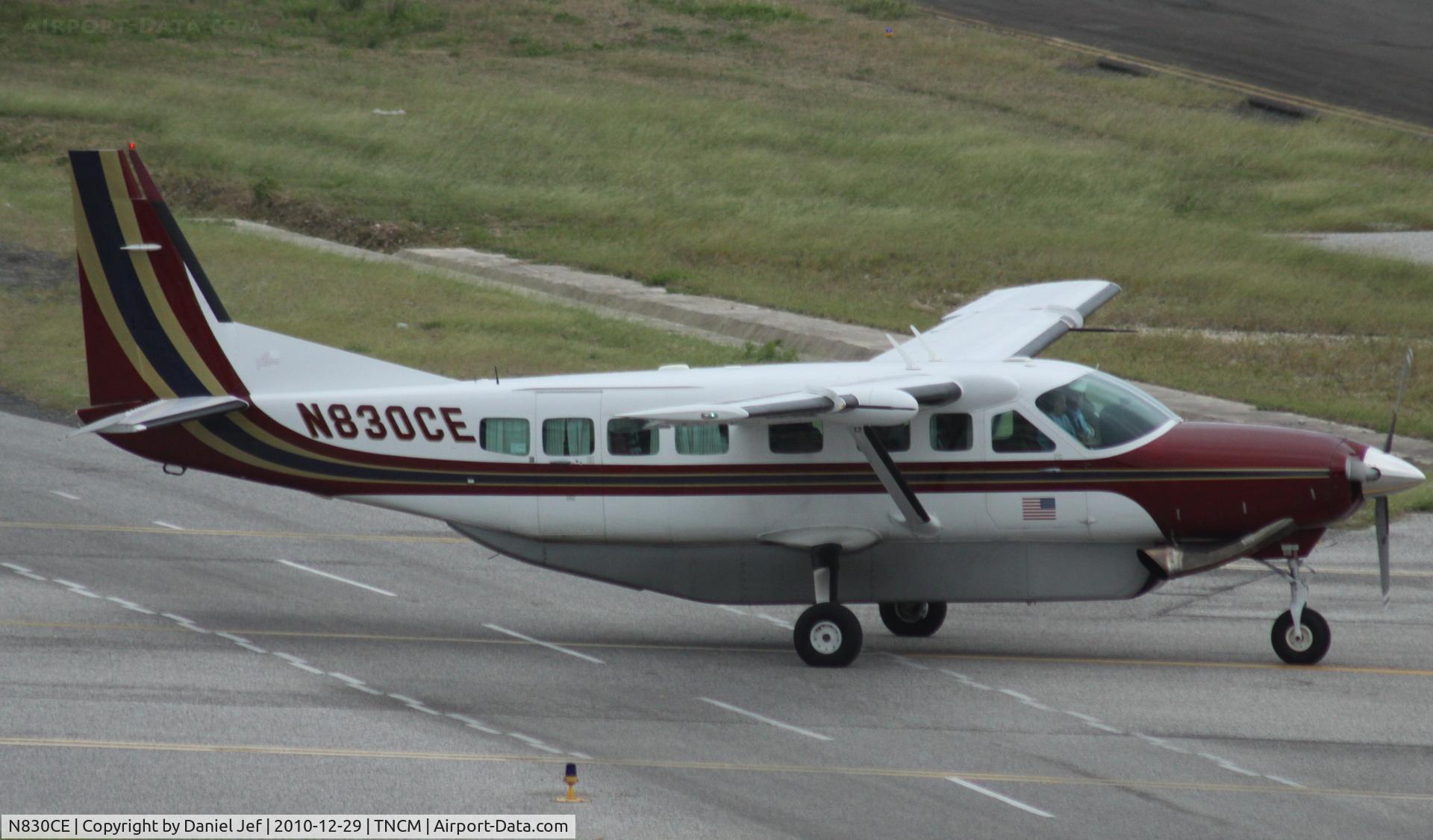 N830CE, 2002 Cessna 208B Grand Caravan C/N 208B0945, N830CE taxing at TNCM