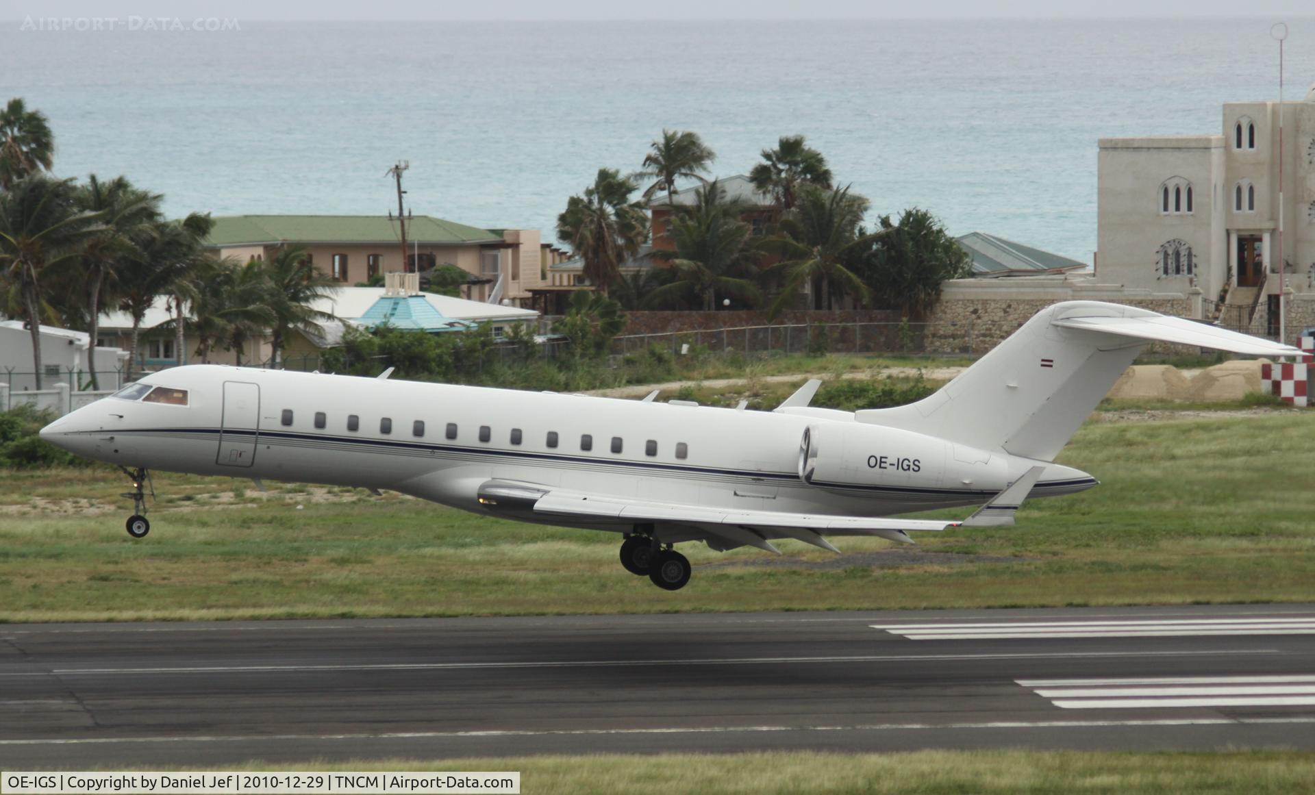 OE-IGS, 2010 Bombardier BD-700-1A10 Global Express C/N 9044, OE-IGS landing at  TNCM
