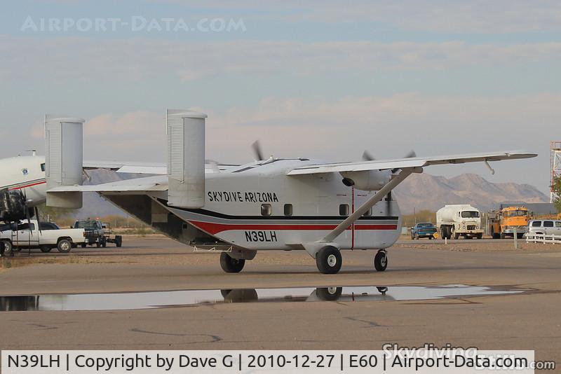 N39LH, 1973 Short SC-7 Skyvan 3 C/N SH1920, Skyvan taxies out at Skydive Arizona