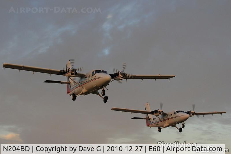 N204BD, 1969 De Havilland Canada DHC-6-200 Twin Otter C/N 204, Formation flyby
