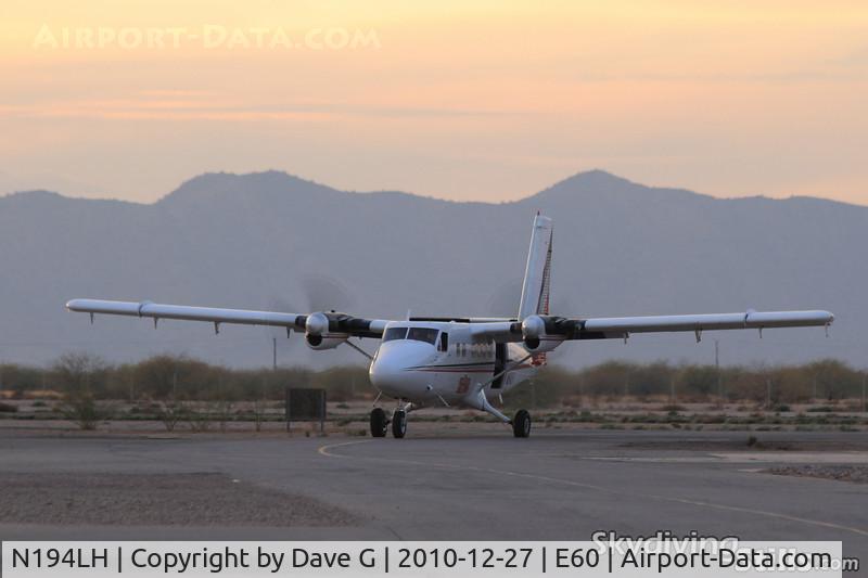 N194LH, 1969 De Havilland Canada DHC-6-200 Twin Otter C/N 194, Taxiing in at sunset.