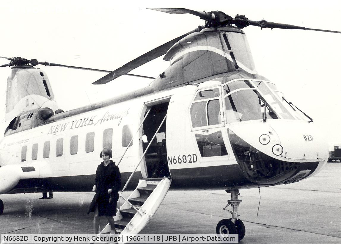 N6682D, 1964 Boeing Vertol 107-II C/N 101, New York Airways. Departure from JPB, Pan Am Building,  to JFK , 1966