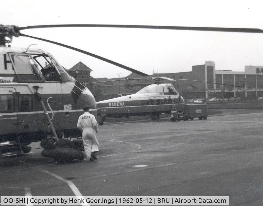 OO-SHI, Sikorsky S-58C C/N 58-356, Sabena Helicopters - Allee Verte Heliport - Brussel , 1962