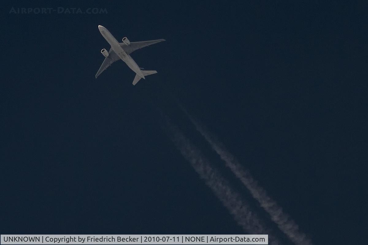 UNKNOWN, Contrails Various C/N Unknown, Air France B777-200 on its way to Paris