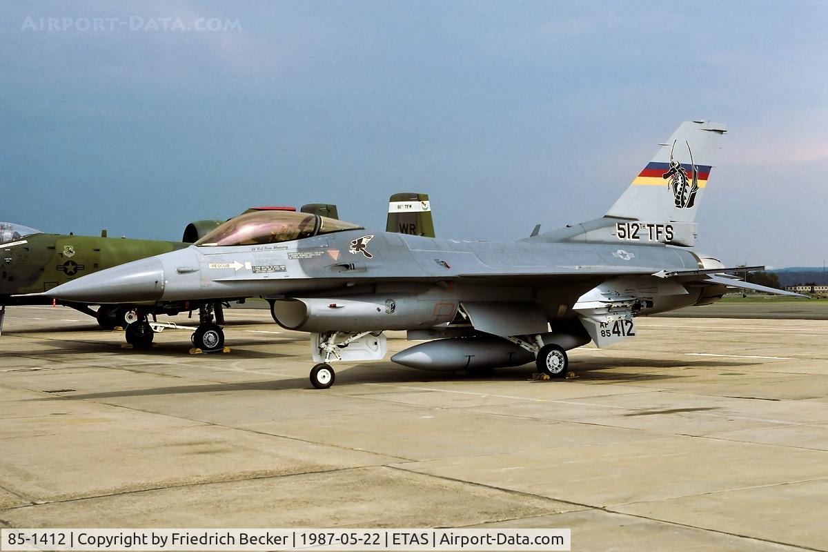 85-1412, 1985 General Dynamics F-16C Fighting Falcon C/N 5C-192, flightline at Sembach AB