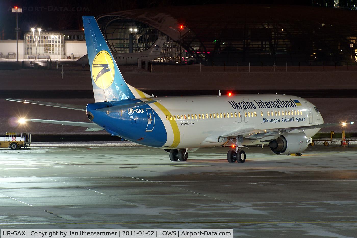 UR-GAX, 1992 Boeing 737-4Y0 C/N 26066, Wintercharter @ LOWS