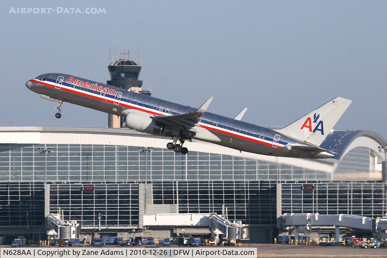 N628AA, 1990 Boeing 757-223 C/N 24586, American Airlines at DFW Airport