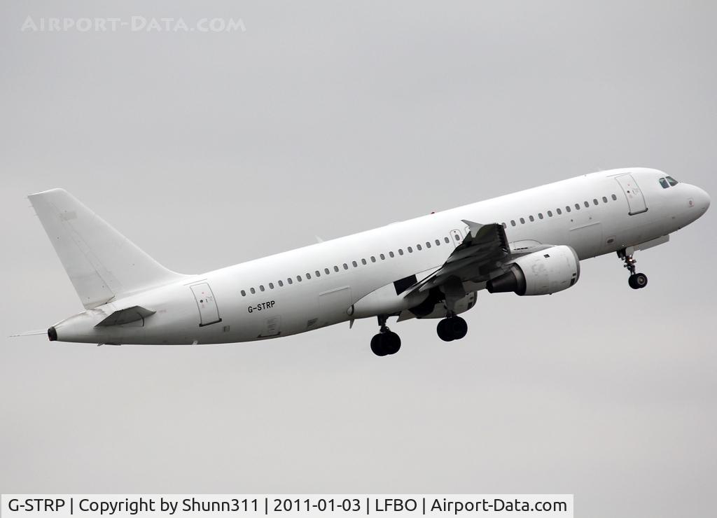 G-STRP, 1990 Airbus A320-211 C/N 136, Taking off rwy 32L... Flight from EasyJet...