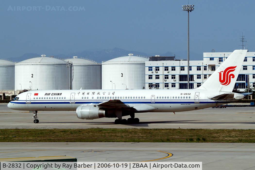 B-2832, Boeing 757-2Z0 C/N 25887, Boeing 757-2Z0 [25887] Air China Beijing~B 19/10/2006
