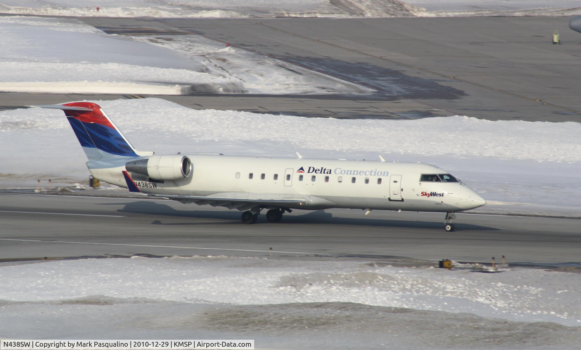 N438SW, 2001 Bombardier CRJ-200LR (CL-600-2B19) C/N 7574, CL-600-2B19