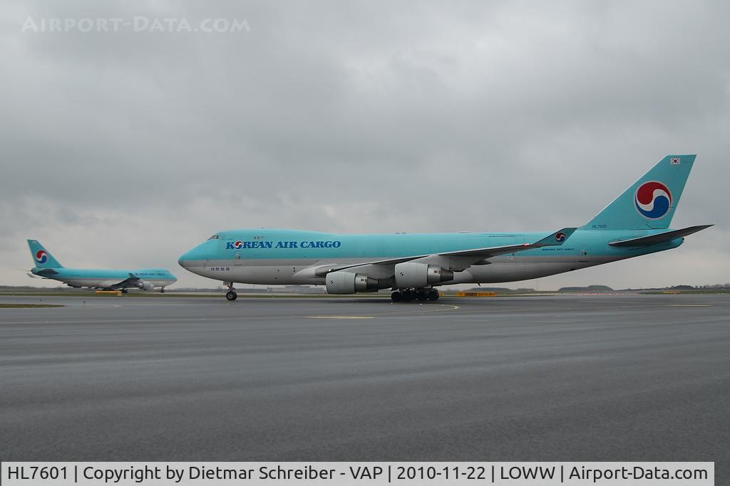 HL7601, 2004 Boeing 747-4B5F/SCD C/N 33949, Korean Airlines Boeing 747-400