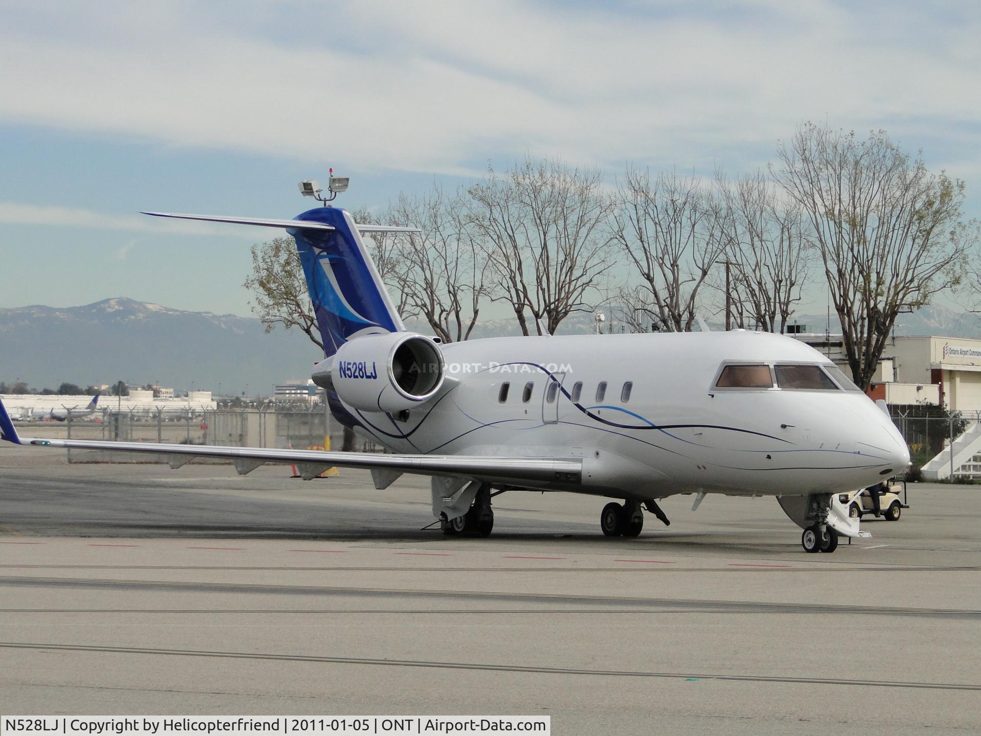 N528LJ, 1986 Canadair Challenger 601 (CL-600-2A12) C/N 3050, Parked on the southside