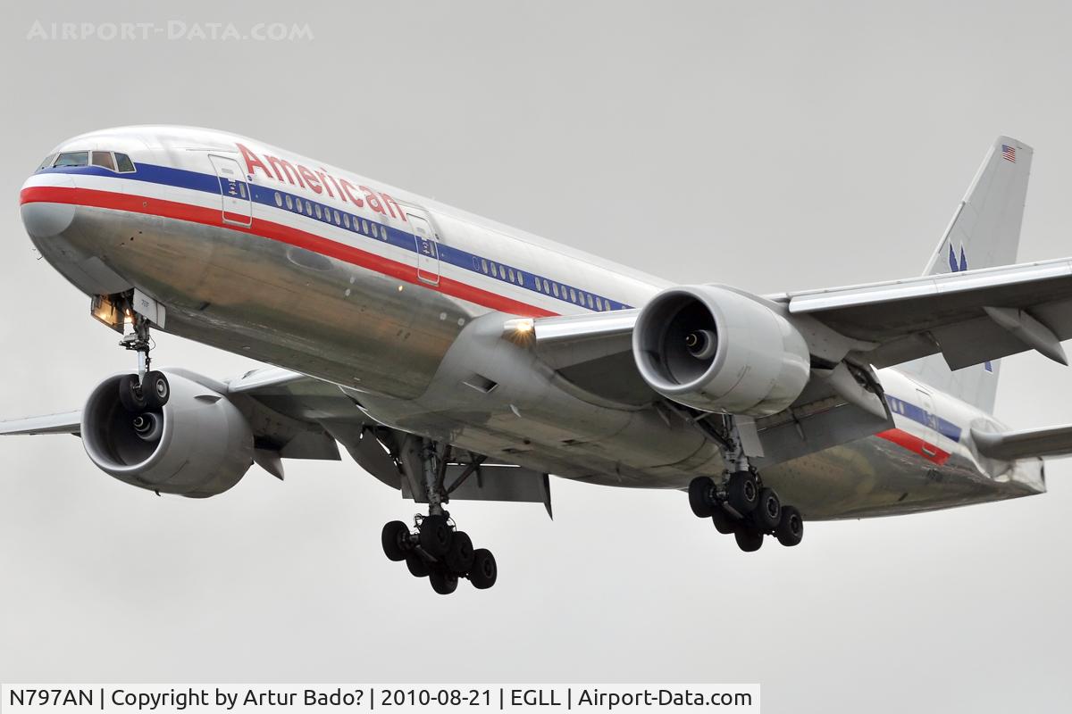 N797AN, 2001 Boeing 777-223 C/N 30012, American Airlines