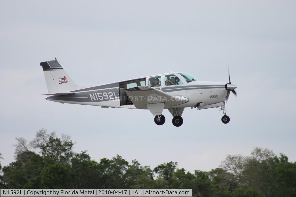 N1592L, 1976 Beech A36 Bonanza 36 C/N E-832, Beech A36
