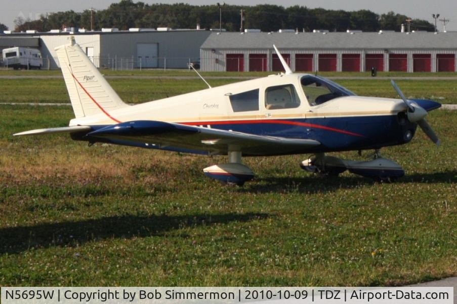 N5695W, 1963 Piper PA-28-160 Cherokee C/N 28-1070, EAA breakfast fly-in at Toledo, Ohio