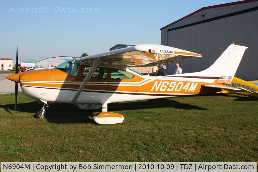 N6904M, 1975 Cessna 182P Skylane C/N 18263887, EAA breakfast fly-in at Toledo, Ohio