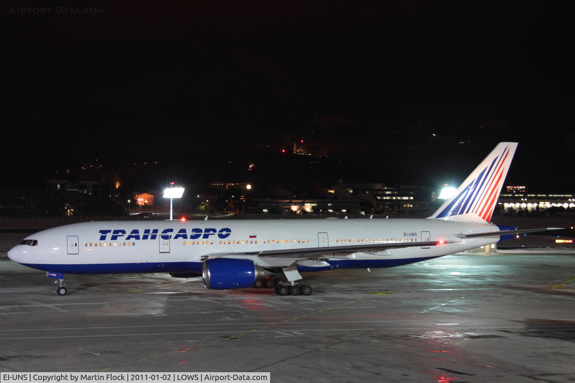EI-UNS, 1998 Boeing 777-212/ER C/N 28514, .