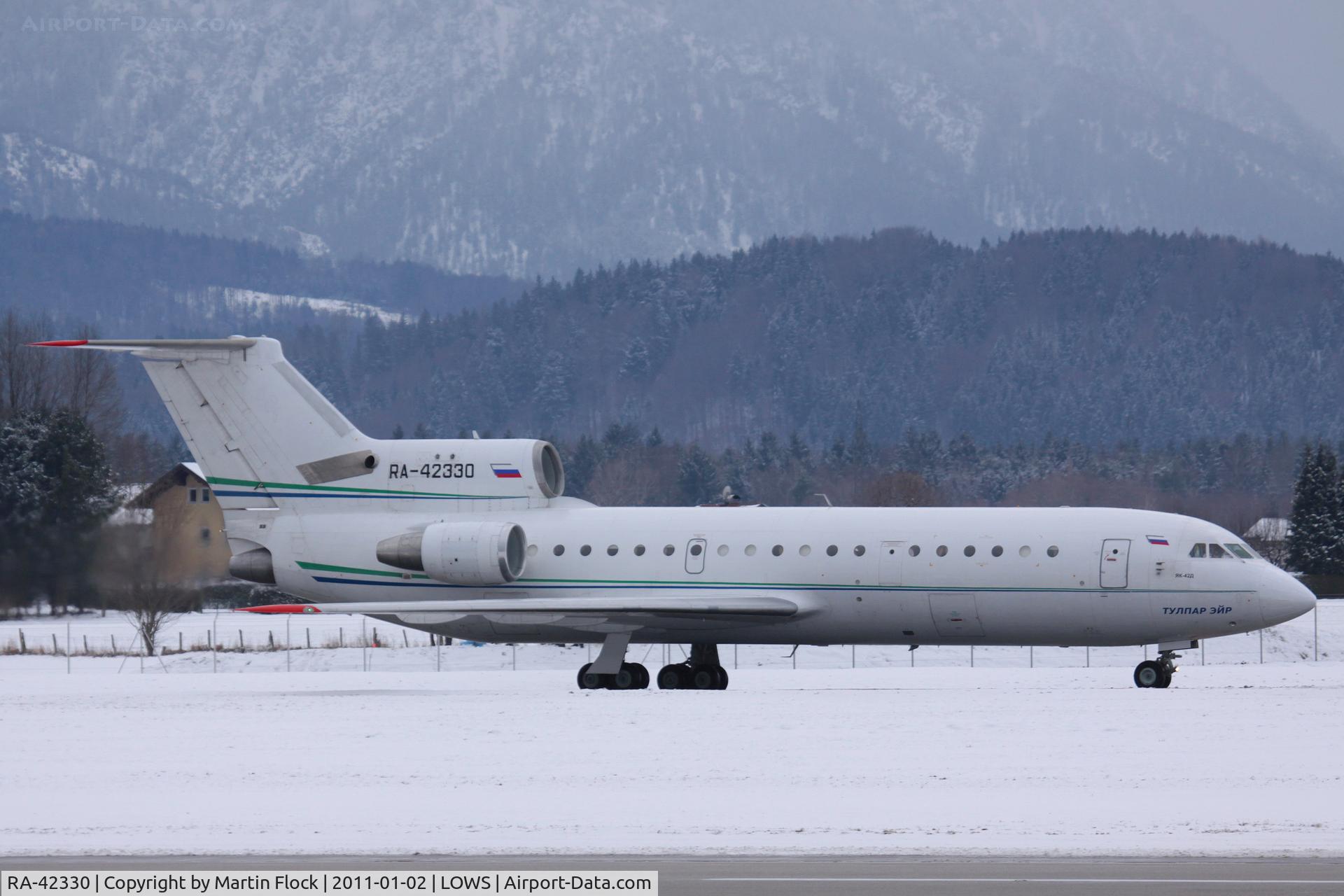 RA-42330, Yakovlev Yak-42D C/N 4250422505122, .