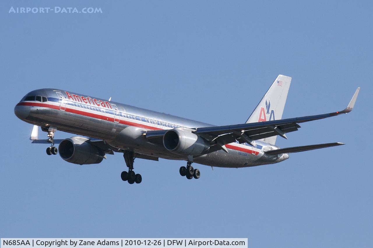 N685AA, 1992 Boeing 757-223 C/N 25342, American Airlines at DFW Airport