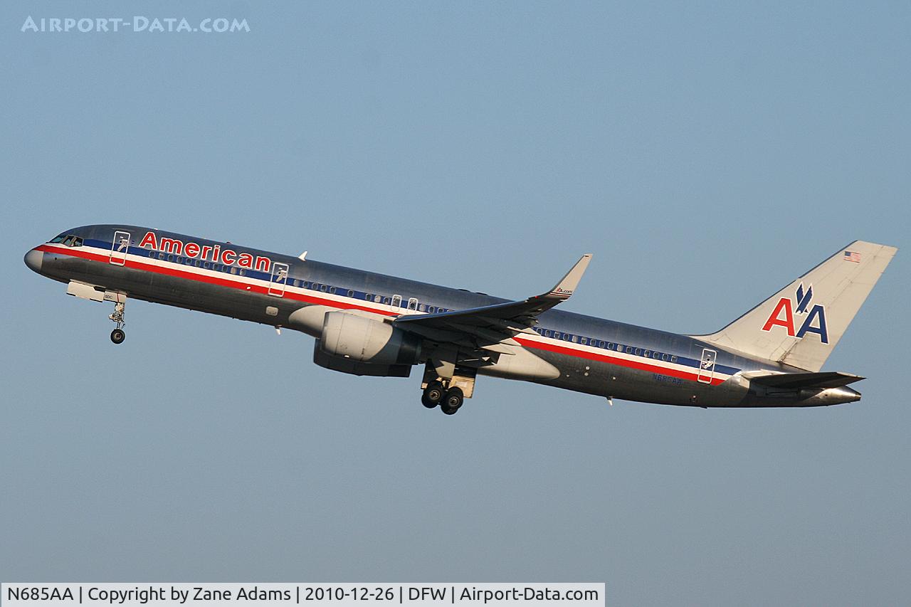 N685AA, 1992 Boeing 757-223 C/N 25342, American Airlines at DFW Airport