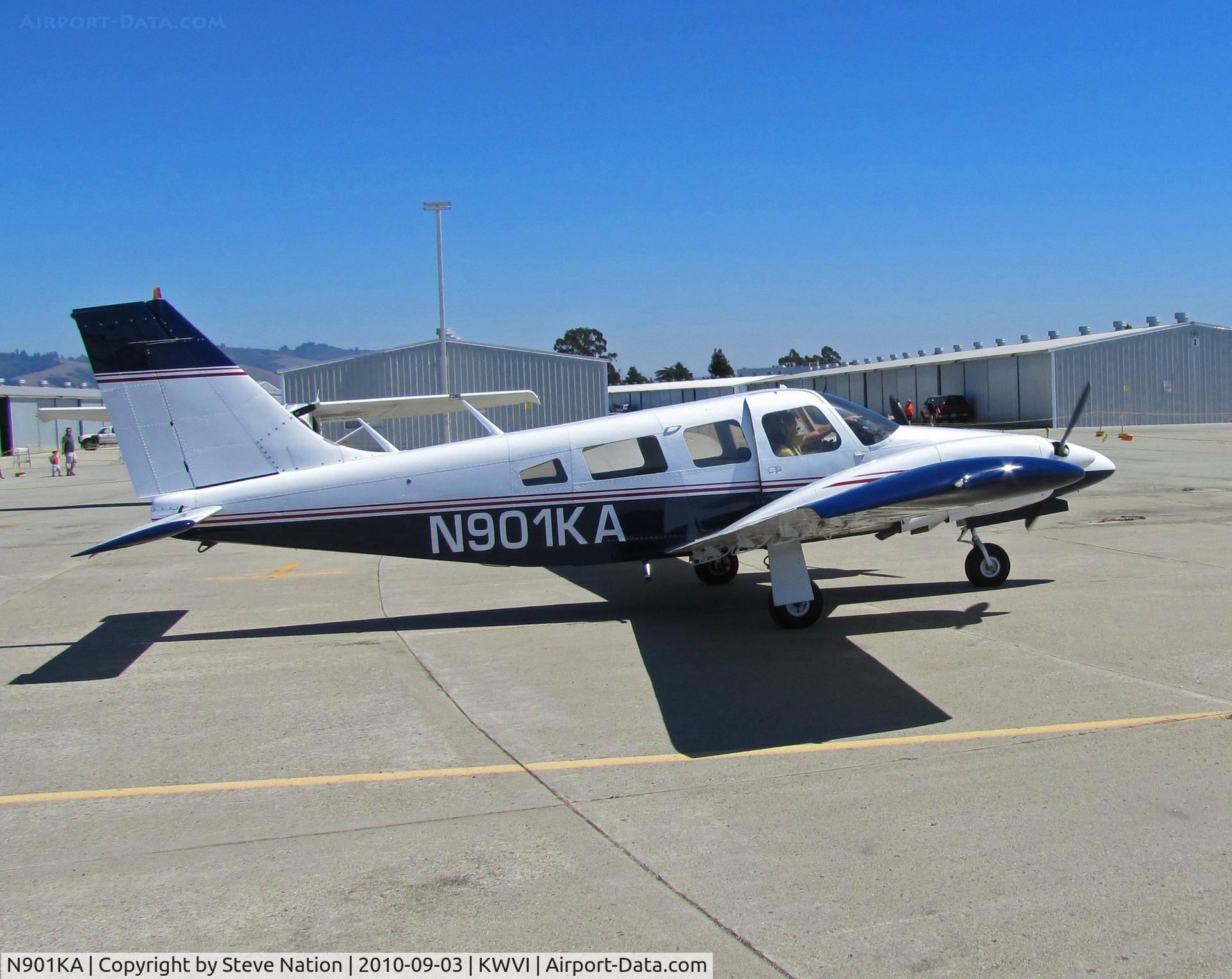N901KA, 1973 Piper PA-34-200 C/N 34-7450045, 1973 Piper PA-34-200 taxiing at 2010 Watsonville Fly-In