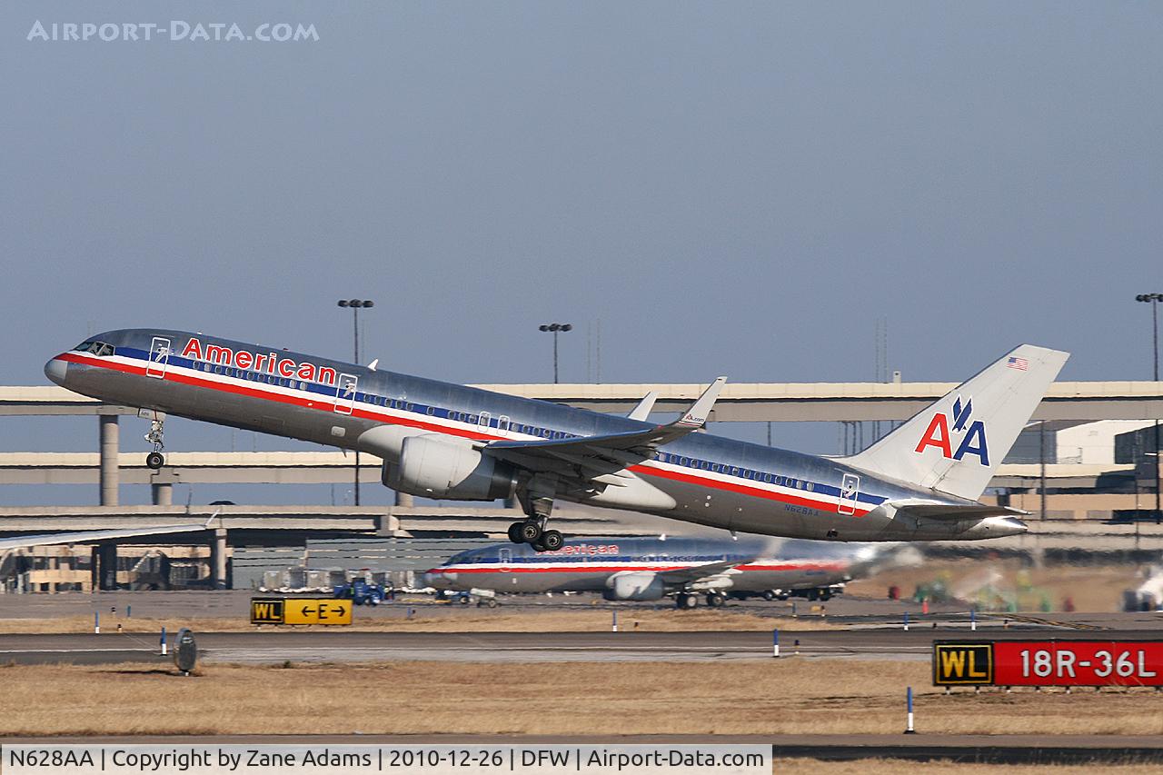 N628AA, 1990 Boeing 757-223 C/N 24586, American Airlines at DFW Airport